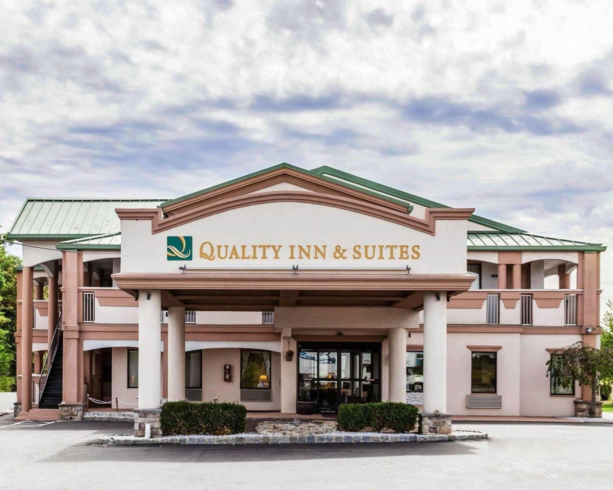 Quality Inn & Suites Quakertown-Allentown Екстер'єр фото