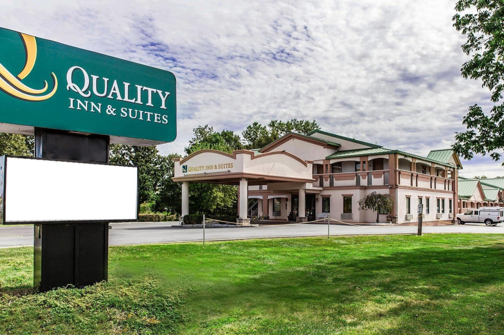 Quality Inn & Suites Quakertown-Allentown Екстер'єр фото